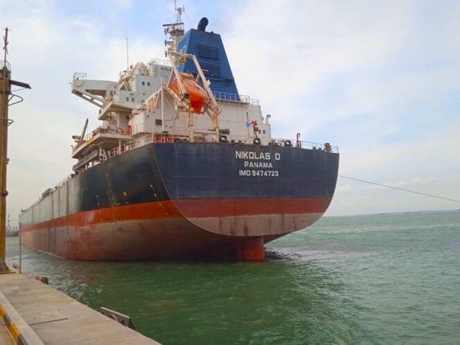
					Kapal Nicolas D/Foto. Pelindo/Industriindonesia.id