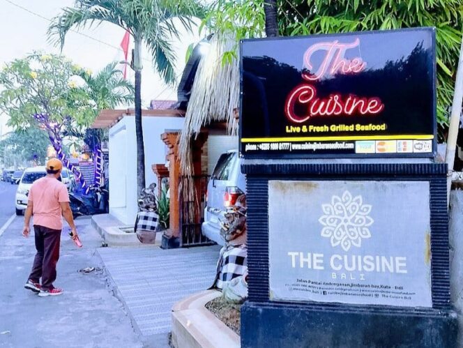 
					Nuansa Makan Malam Romantis di The Cuisine Cafe, Pantai Jimbaran Bali