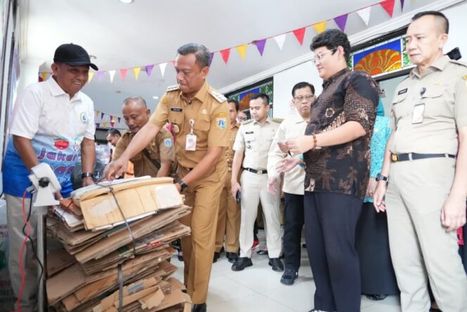 
					Bank Sampah “Makasar Ceria” Diresmikan, Kolaborasi Pemkot dan Swasta Tekan Volume Sampah/Foto. Humas/Industriindonesia.id